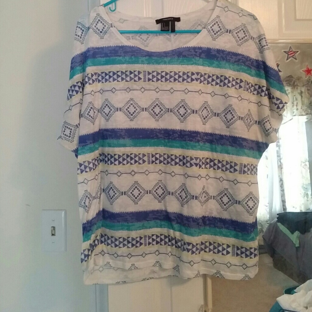 Crop top Aztec like design